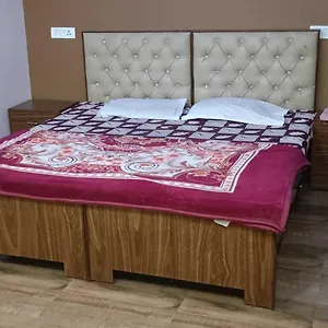 Hotel Super O Sky Hills Near Chaudhary Charan Singh International Airport