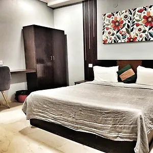 Aditya Delhi Airport Hotel 3*