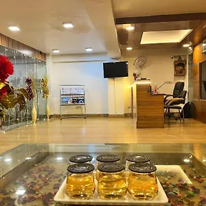 Trio Intercontinental - Patel Nagar 3*