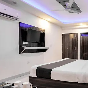 O Tavish Hotel