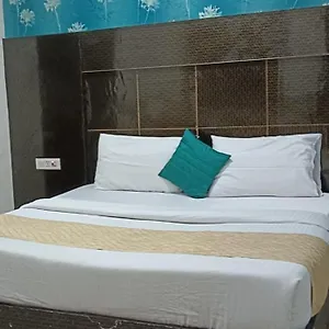 Sky View Homestay New Delhi