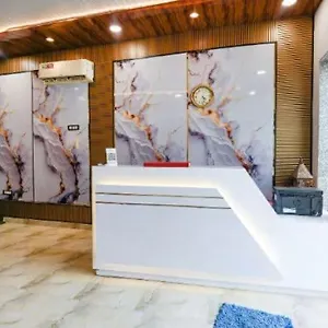 Park Suites At Delhi Airport 3*