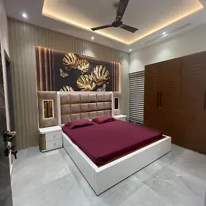 Holiday home Amazing 3bhk Near Airport With Jacuzzi & Private Pool In Punjabi Bagh