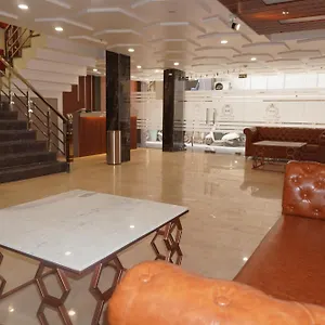 Royal Rosette With Free Wi-fi Near Railway Station 4*