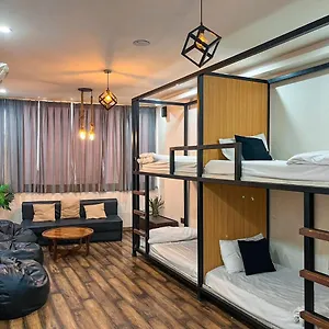 Leafyinn Bunk House