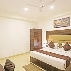 De Kiara Near The Airport Of Delhi Hotel