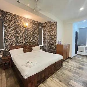 Happy Homes - Saket Ignou Road 3*