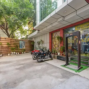 Hotel Gross Plaza Near The Airport Of Delhi 4*