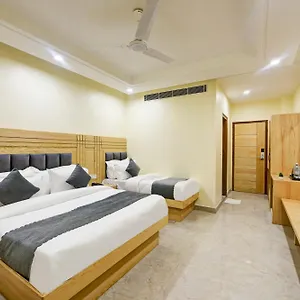 Guru Preet - Just A Min Away From Railway Station & Connaught Place New Delhi