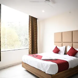 Hotel Yashobhoomi - 500 Mtr From Yashobhoomi Dwarka Gate No 6 3*