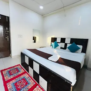 Night - Safdarjung Enclave Couple Friendly * New Delhi