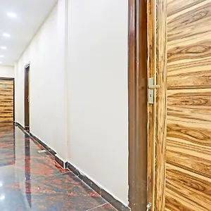 Hotel O White House New Delhi