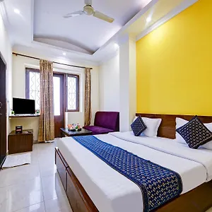 Vivek Deluxe In Centre - Near Railway Station 3*