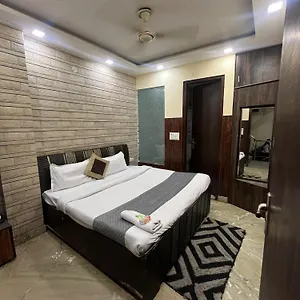 Relax - Near Anand Vihar Railway Station 3*