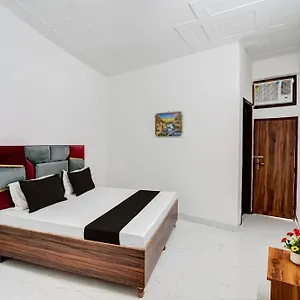 Hotel Super O Burari *