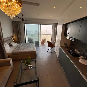 Apartment Supertech Supernova Noida