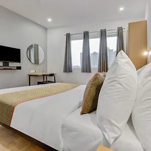 King Plaza Near Igi Airport Hotel
