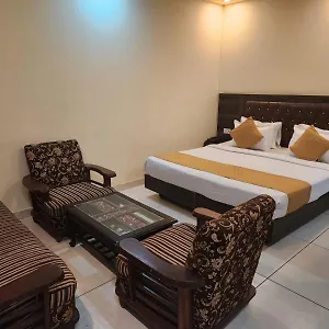 Hotel Grand King Plaza
