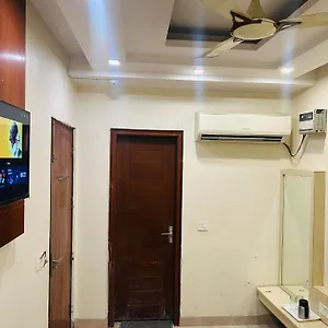Shree Guru Paharganj ,main Bazar ,new Delhi Railway Station New Delhi