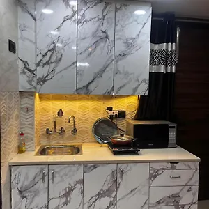 Park Stay- Compact 1bhk For Long New Delhi