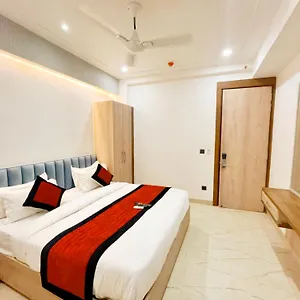 Mehul- A, Luxurious 5 Mint From Railway Station Hotel 4*