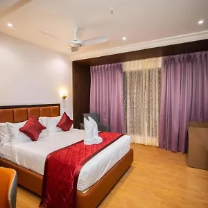 Hotel Caves Plaza Near Igi Airport Delhi