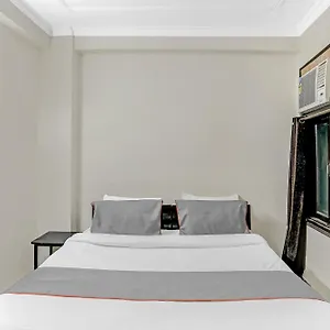 Hotel Live On Del2479 3*