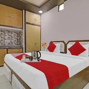 Oyo 90274 Hotel Knight Inn Hotel 3*