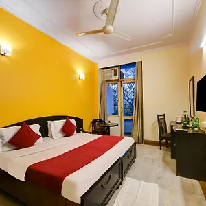 Hotel Centre Near Nizamuddin Railway Station New Delhi
