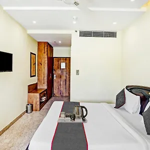 Super Townhouse Prakash Continental Near Netaji Subhash Place Metro Station 4* Nueva Delhi