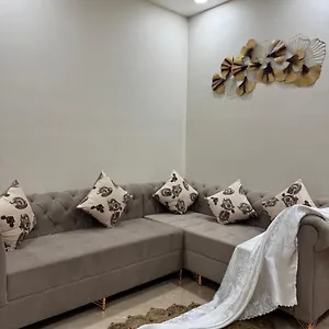Apartment Divine India Service 3bhk,j-267 New Delhi