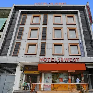 Hotel Townhouse West Near Udyog Nagar Metro Station New Delhi