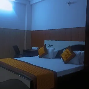Clark Hotel *