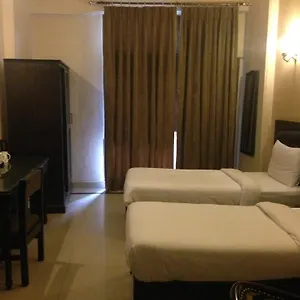 Fabexpress Llyod Residency Hotel New Delhi