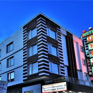 르 벤츠 뉴델리