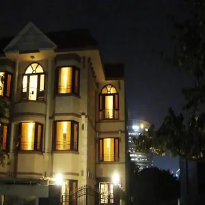 Oyo Premium Cyber Hub 3* Gurgaon