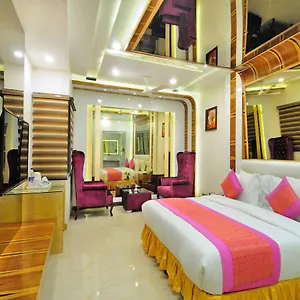 The Gold Regency - 02 Mins From Railway Station Hotel 3*