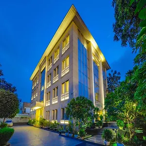 Отель Muse Sarovar Portico Nehru Place 4*
