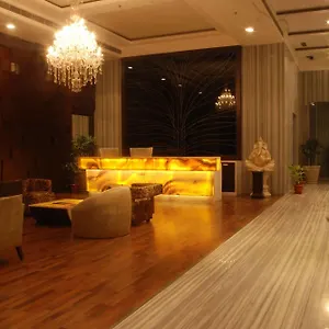 Pluto's Nuova Delhi