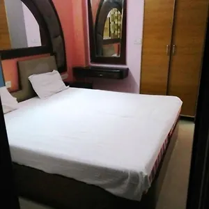 Hotel Delhi Heights 3*