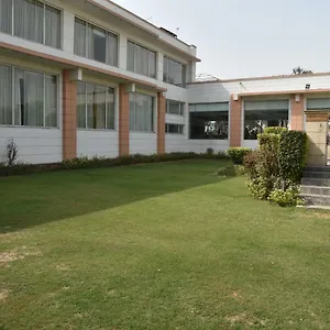 Opulent By Udman Chhattarpur 4* New Delhi