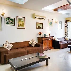 Hostie Aarna - 4bhk Independent At Kailash Colony, South Delhi Apartment New Delhi