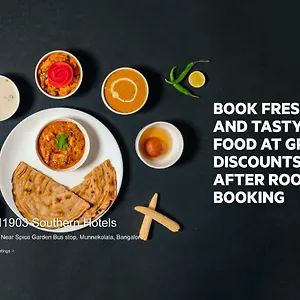 Oyo 15623 Golden Crystal Hotel 3*