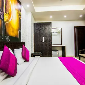 Hotel Oyo 14385 Golden Petal New Delhi