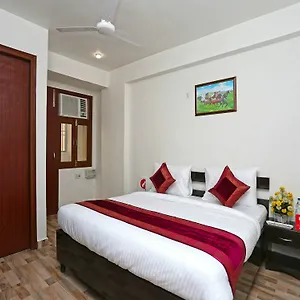 Vaccinated Staff- Oyo 14337 Better Wish Residency 3*