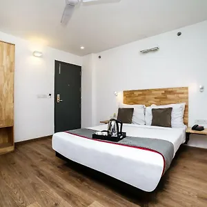 ホテル Oyo タウンハウス 033 シリフォート 3*