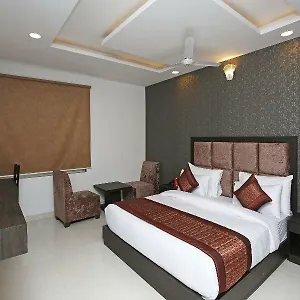 Oyo 14769 Belmonk Hotel 3*