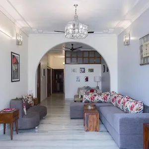 Under My Roof Hauz Khas 3* New Delhi