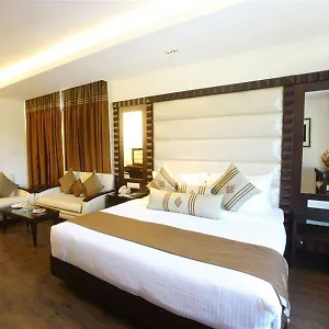 Parkland Grand Kapashera Hotel