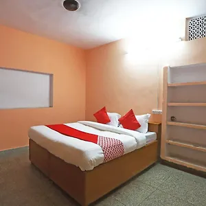 Oyo 39645 Maheshwari Residency Hotel 3*